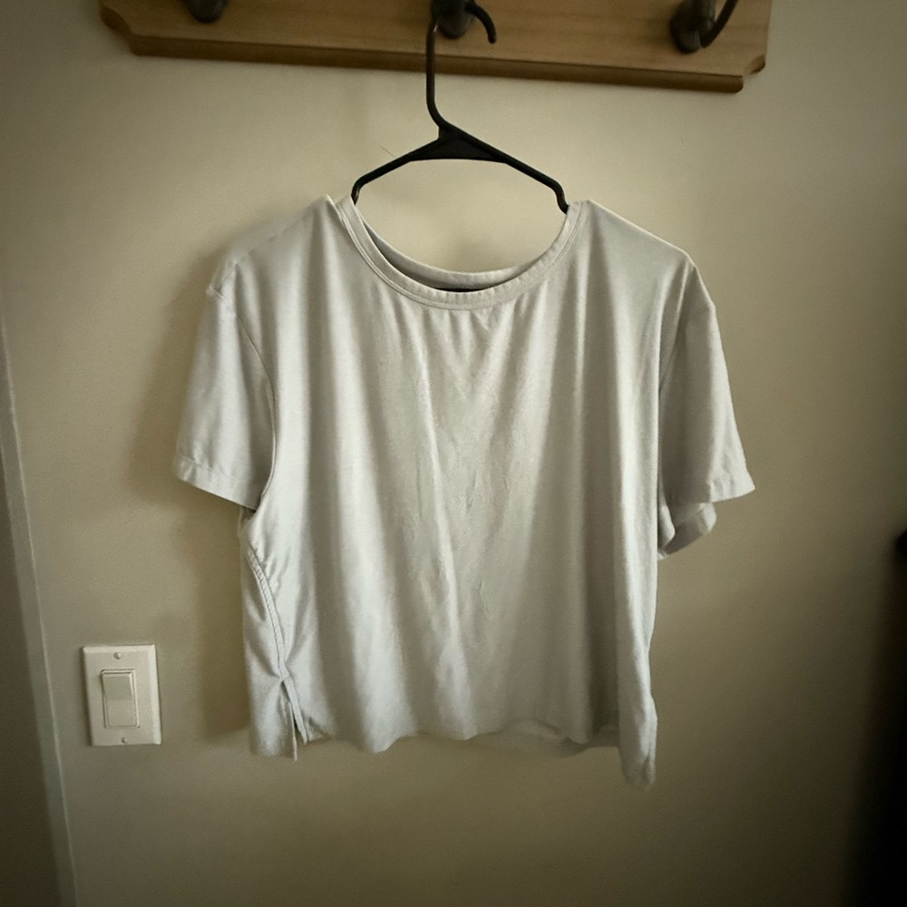 Old Navy Light Gray Short Sleeve Tee